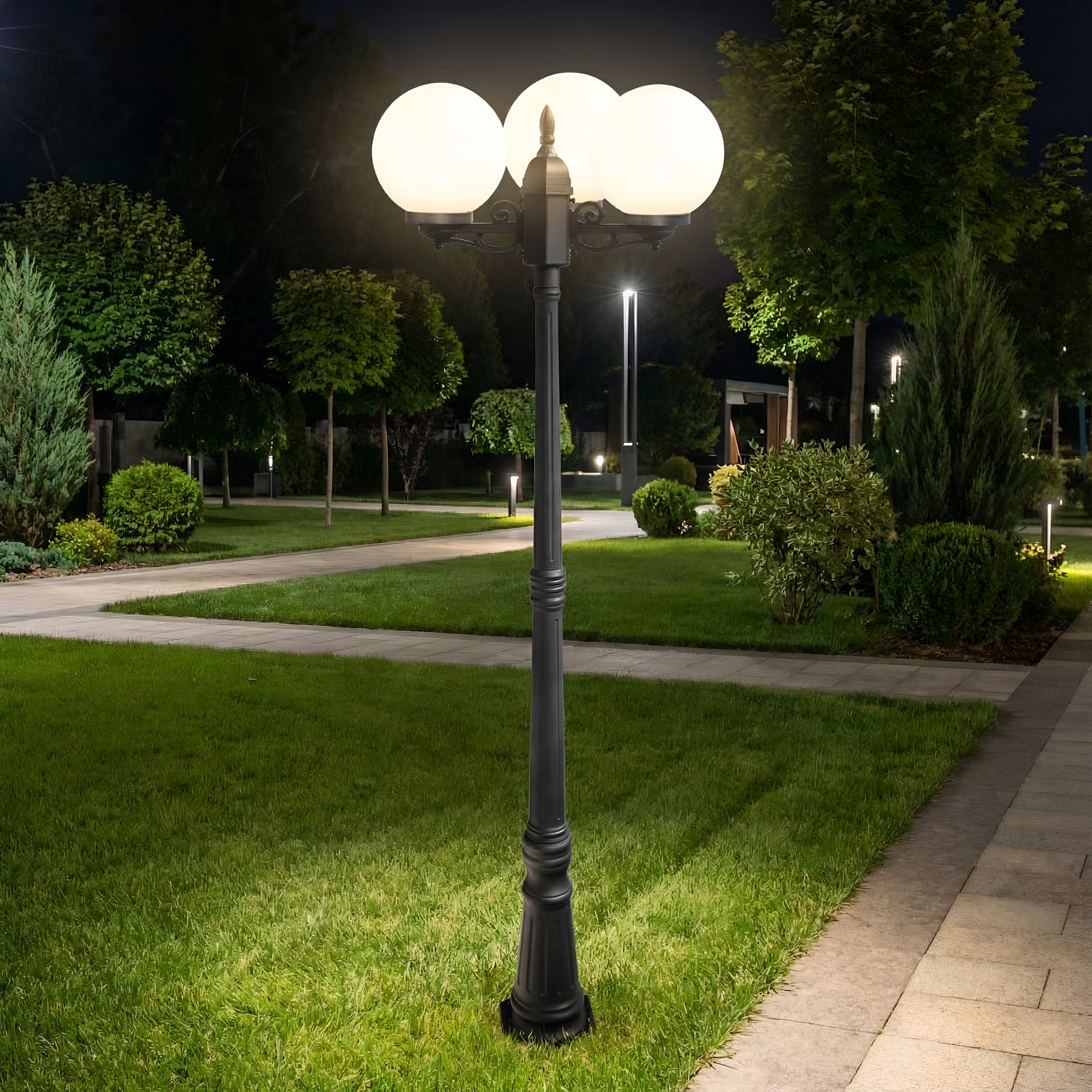 STALP ILUMINAT EXTERIOR GLOB NEGRU CU 3 BRATE 230V/40W/3*E27/IP44